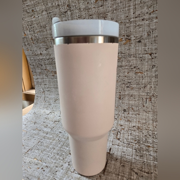 Stanley 40oz In Powder Pink No Straw Has Some Chipping - Picture 5 of 7